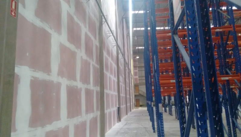 instalação de divisória de drywall com porta Itatiba